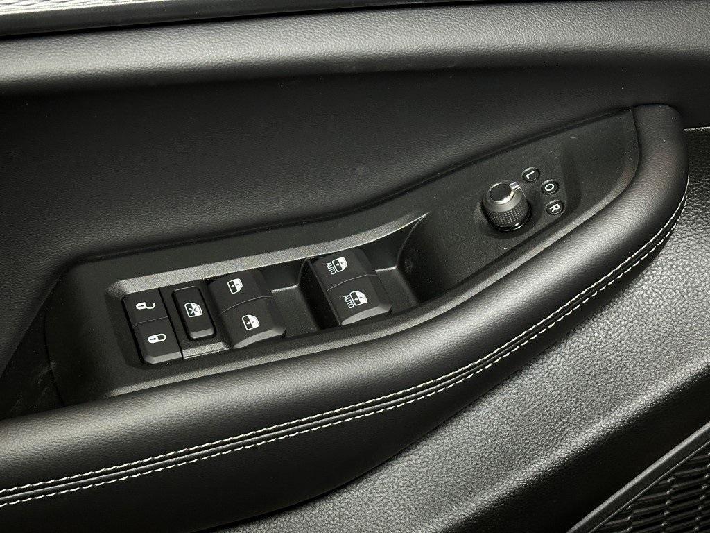 new 2025 Jeep Grand Cherokee car, priced at $45,956