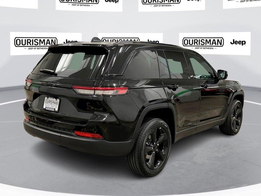 new 2025 Jeep Grand Cherokee car, priced at $45,956