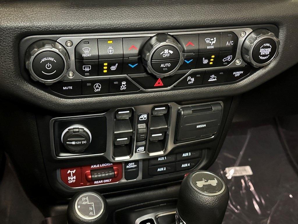 new 2025 Jeep Wrangler car, priced at $53,932