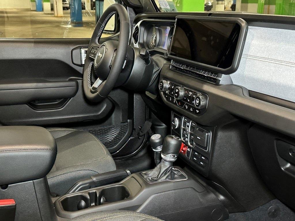 new 2025 Jeep Wrangler car, priced at $53,932