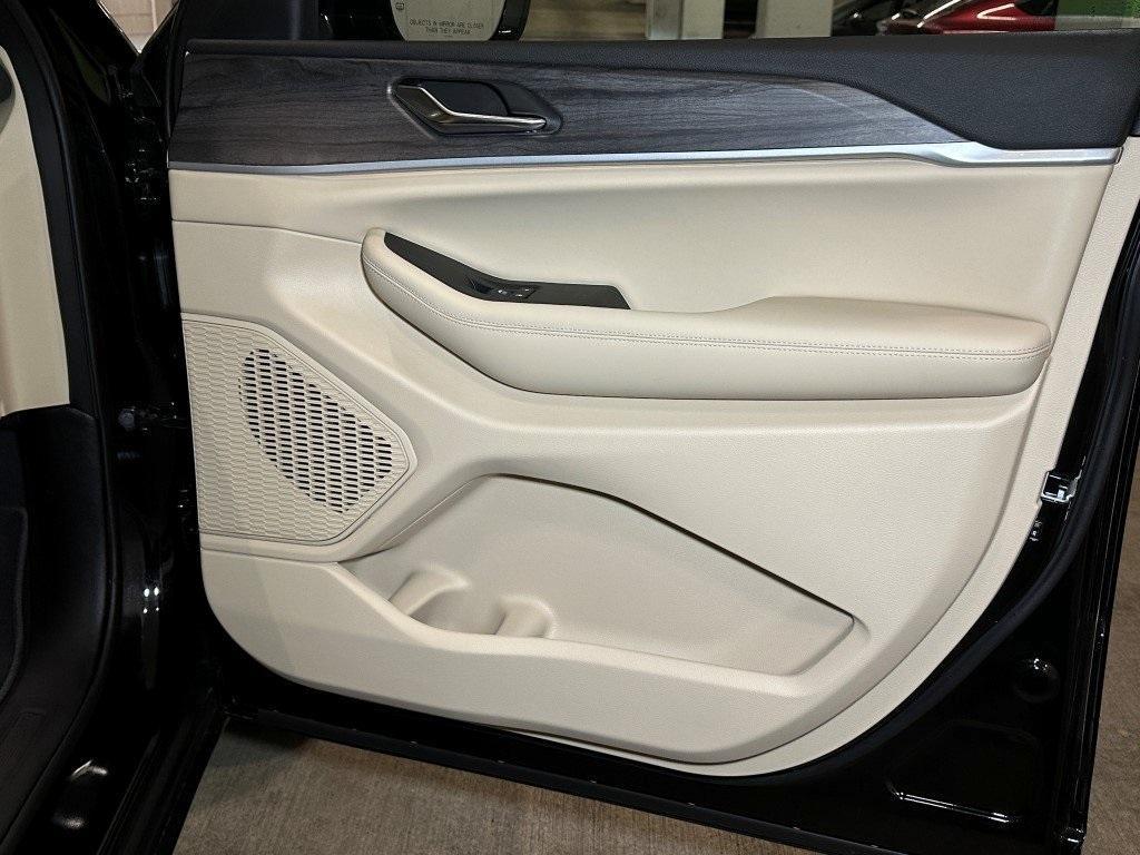 new 2025 Jeep Grand Cherokee L car, priced at $55,817