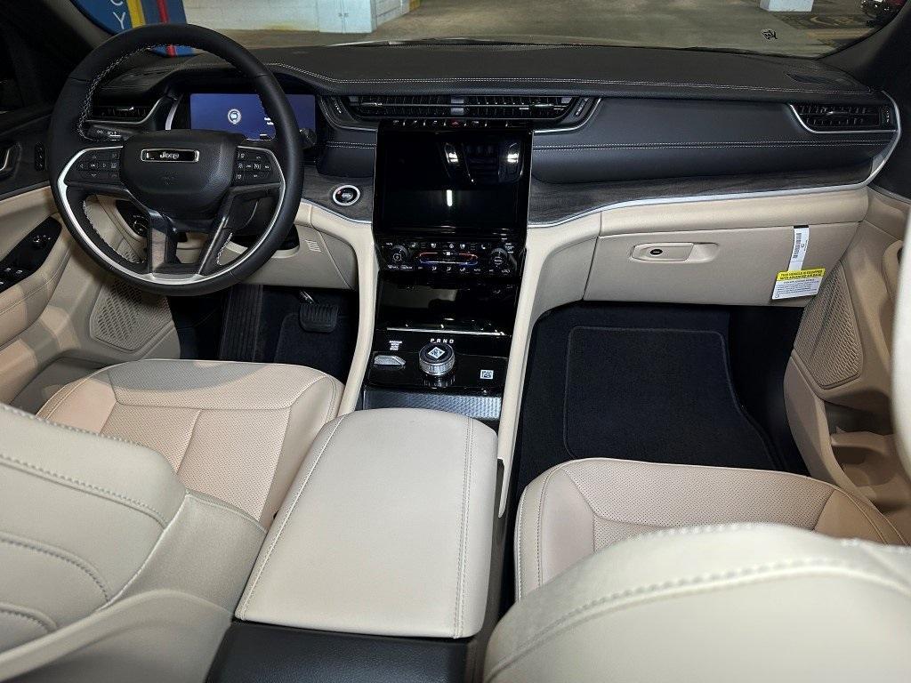 new 2025 Jeep Grand Cherokee L car, priced at $55,817