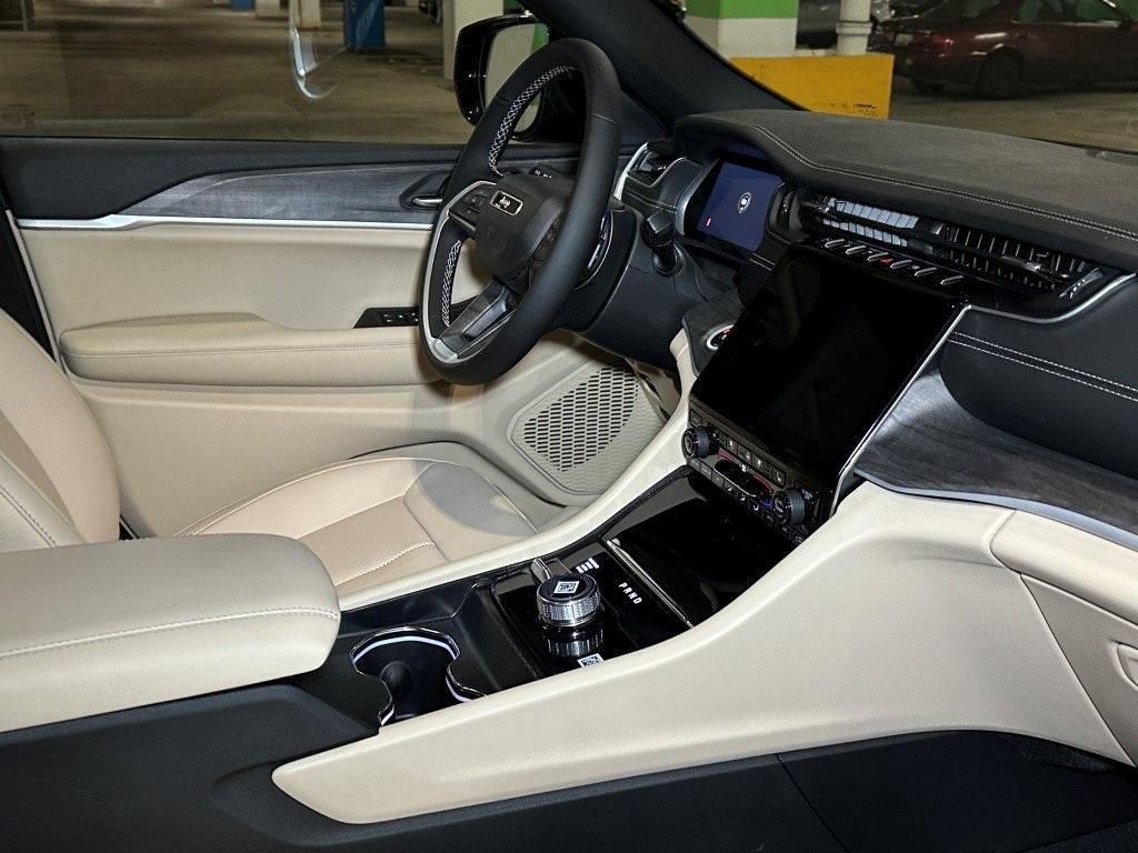 new 2025 Jeep Grand Cherokee L car, priced at $55,817