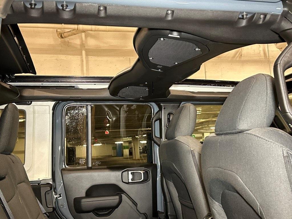 new 2025 Jeep Wrangler car, priced at $53,932