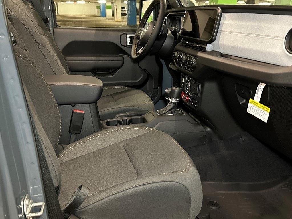new 2025 Jeep Wrangler car, priced at $53,932