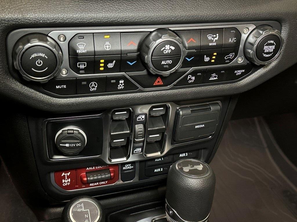 new 2025 Jeep Wrangler car, priced at $53,932