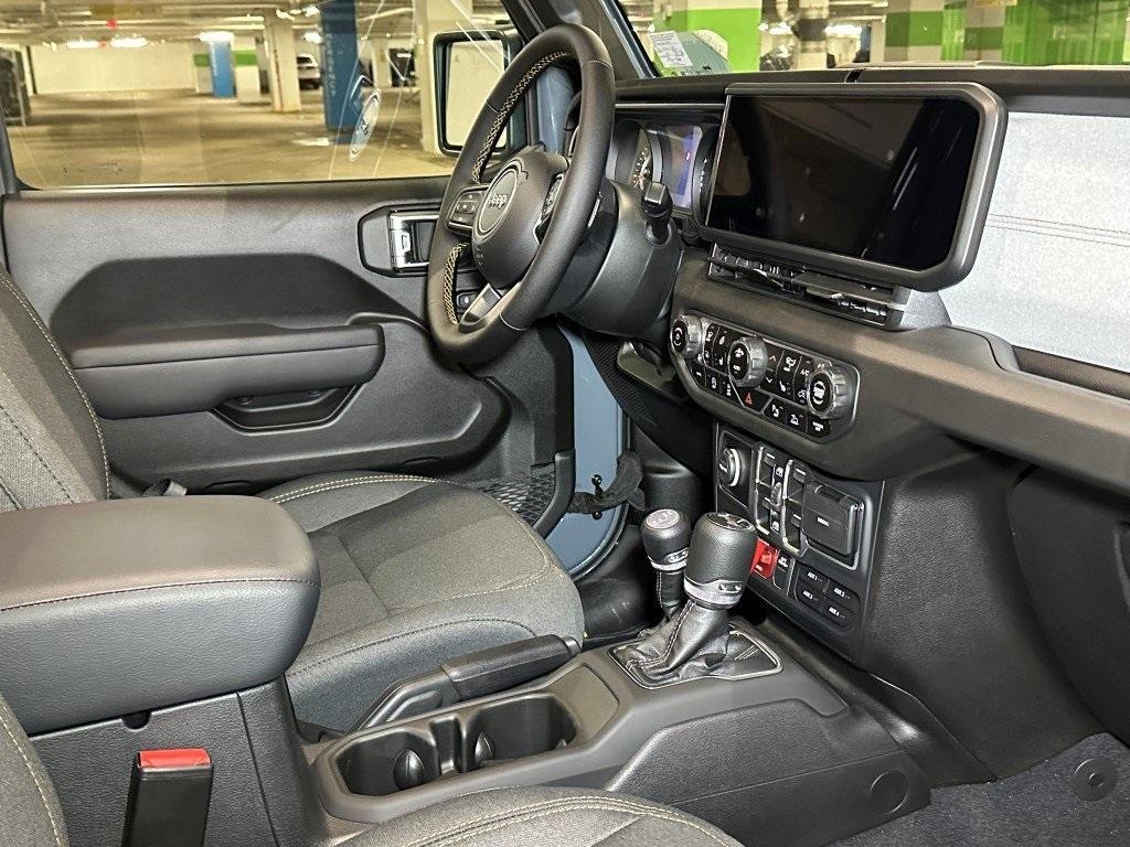 new 2025 Jeep Wrangler car, priced at $53,932