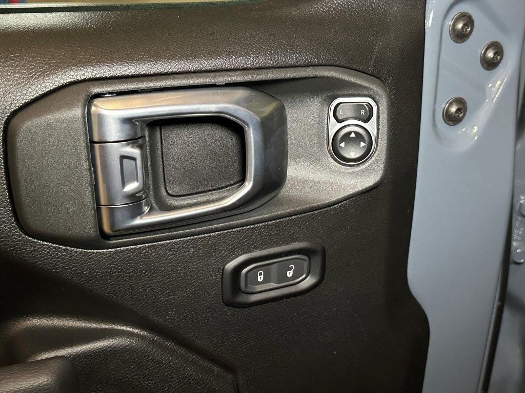 new 2025 Jeep Wrangler car, priced at $53,932