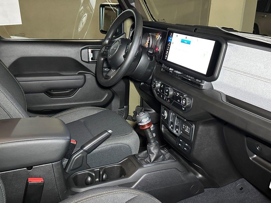 new 2025 Jeep Wrangler car, priced at $34,002