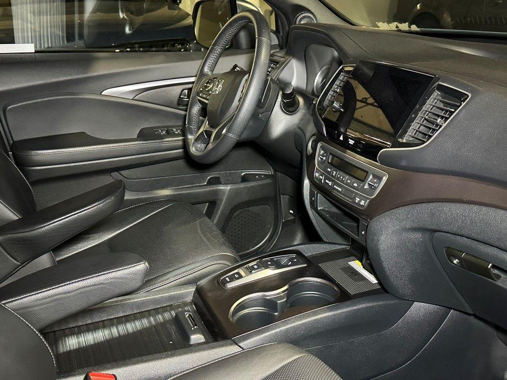 used 2022 Honda Passport car, priced at $28,000