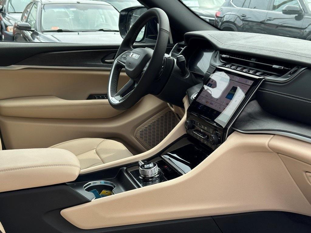new 2025 Jeep Grand Cherokee L car, priced at $55,252