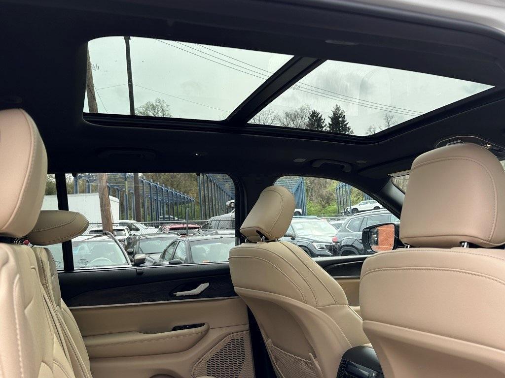 new 2025 Jeep Grand Cherokee L car, priced at $55,252