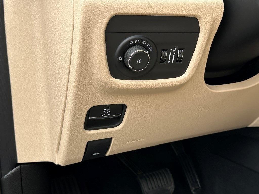 new 2025 Jeep Grand Cherokee L car, priced at $55,252