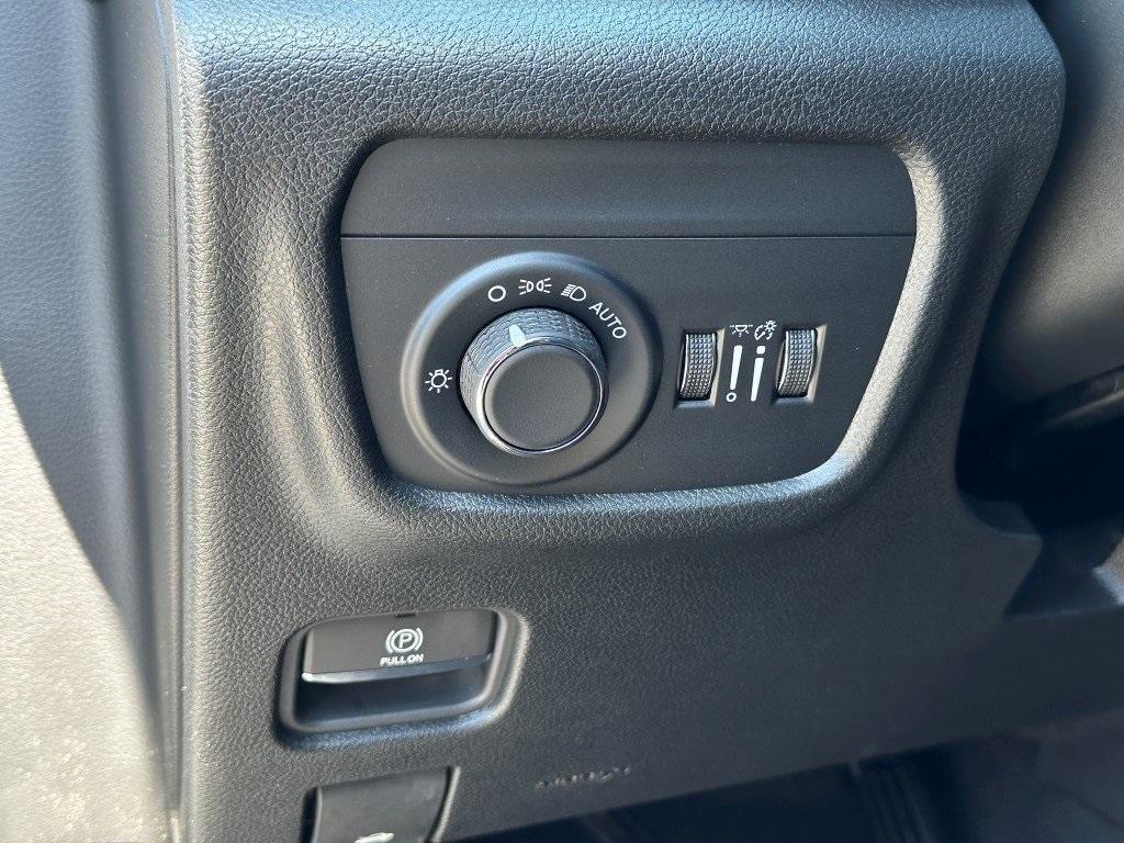 new 2025 Jeep Grand Cherokee car, priced at $45,956