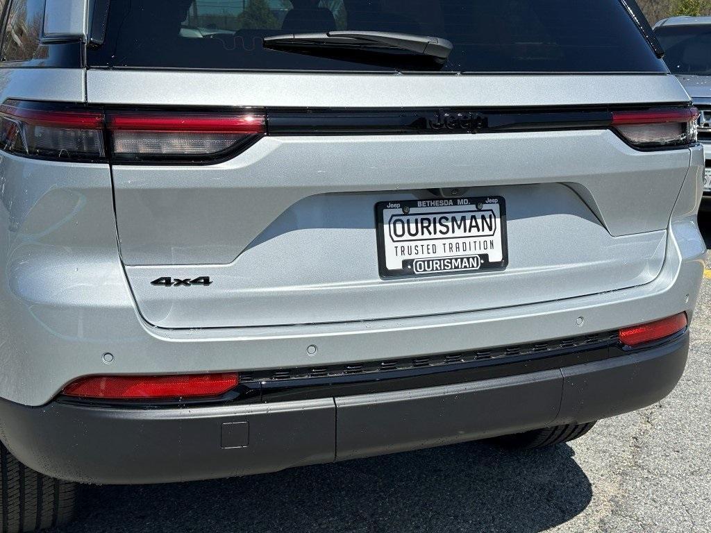 new 2025 Jeep Grand Cherokee car, priced at $45,956