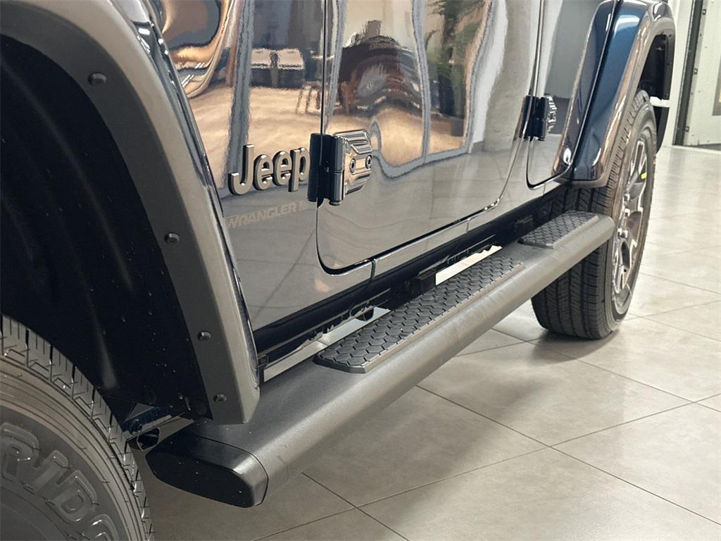 new 2025 Jeep Wrangler car