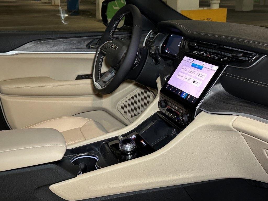 new 2025 Jeep Grand Cherokee L car, priced at $54,612