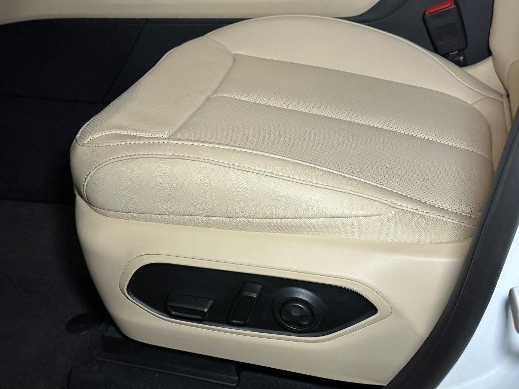 new 2025 Jeep Grand Cherokee L car, priced at $54,612