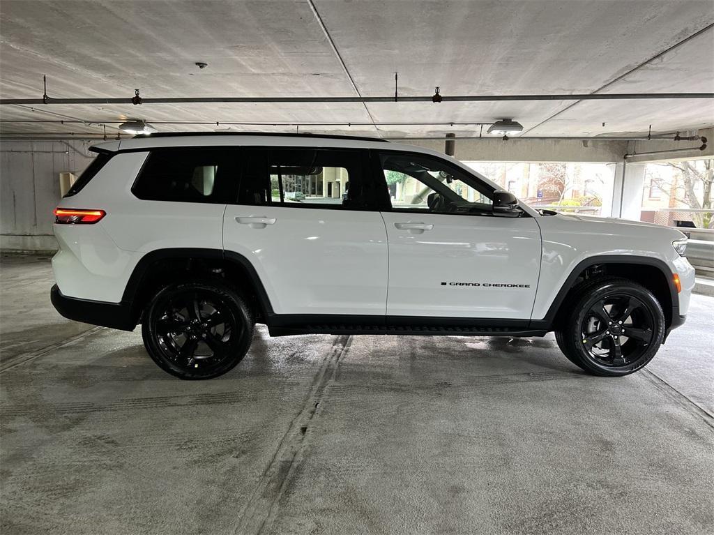 new 2024 Jeep Grand Cherokee L car, priced at $47,472