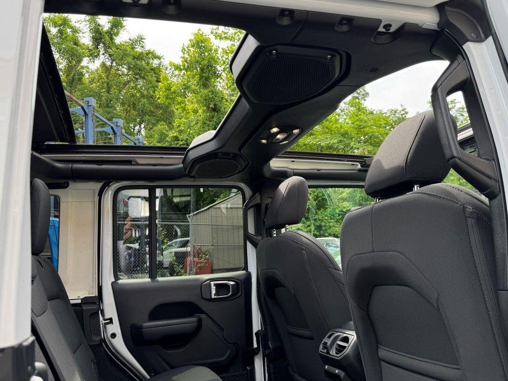 used 2021 Jeep Wrangler Unlimited car, priced at $33,500