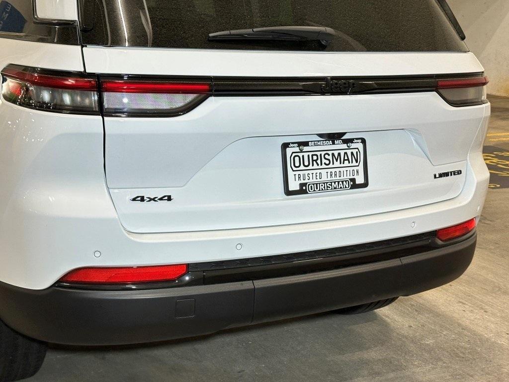 new 2025 Jeep Grand Cherokee car, priced at $50,660