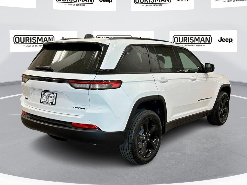 new 2025 Jeep Grand Cherokee car, priced at $50,660