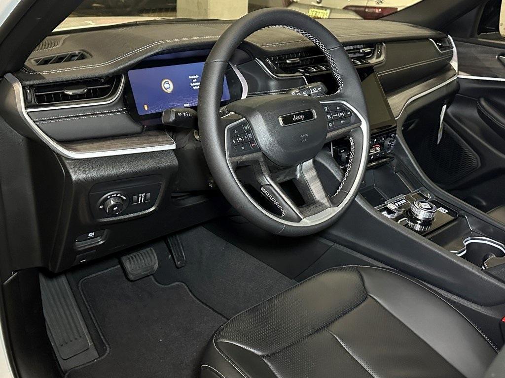 new 2025 Jeep Grand Cherokee car, priced at $52,312