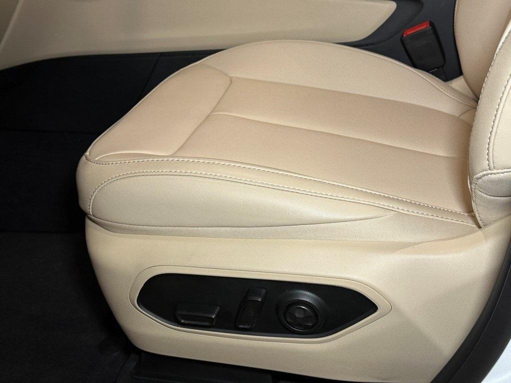 new 2025 Jeep Grand Cherokee L car, priced at $52,473