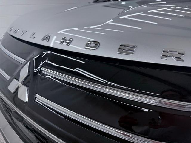 new 2025 Mitsubishi Outlander car, priced at $37,810