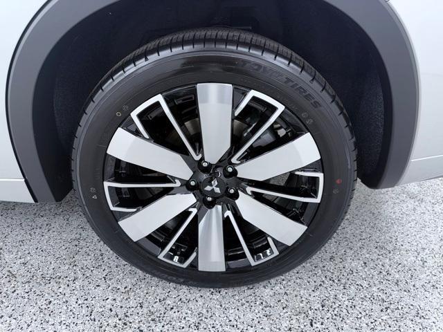 new 2025 Mitsubishi Outlander car, priced at $37,810