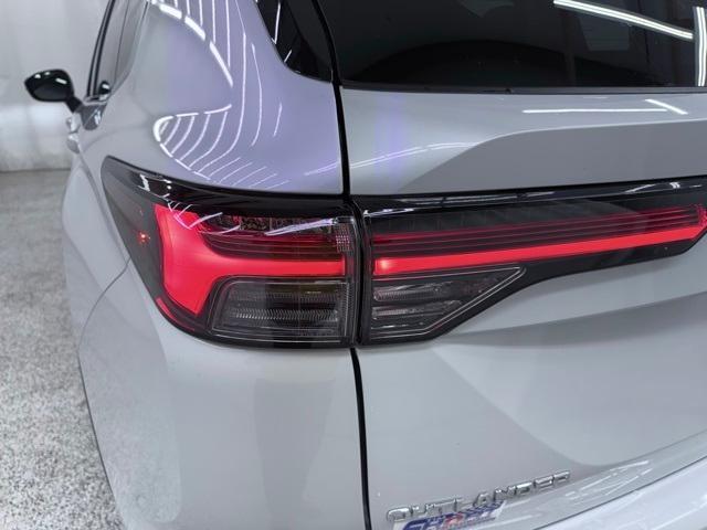new 2025 Mitsubishi Outlander car, priced at $39,957