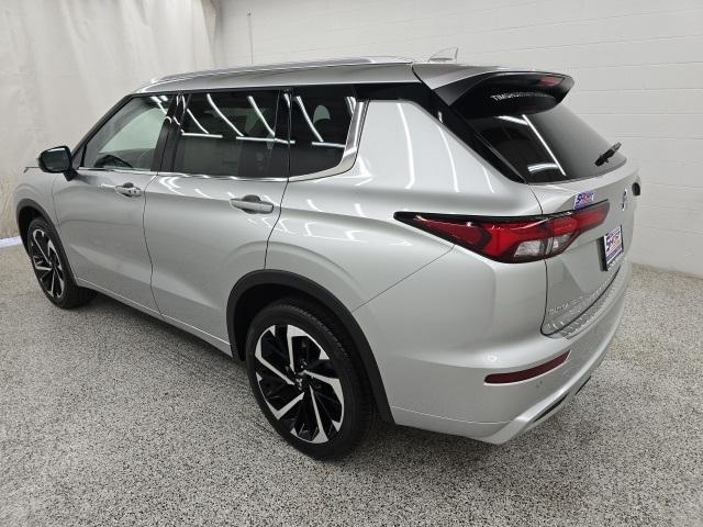 new 2024 Mitsubishi Outlander car, priced at $31,909