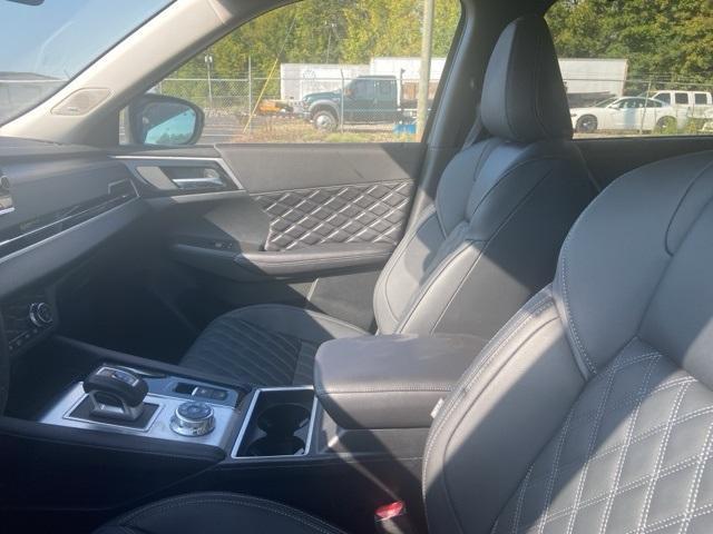 used 2024 Mitsubishi Outlander car, priced at $30,500