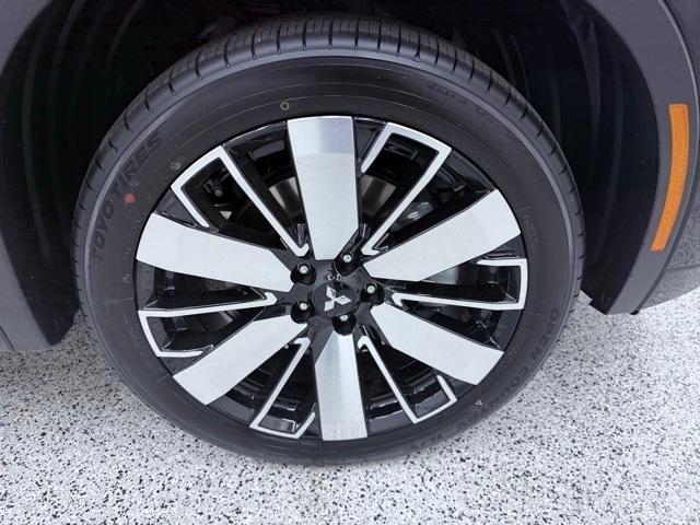 new 2025 Mitsubishi Outlander car, priced at $37,810