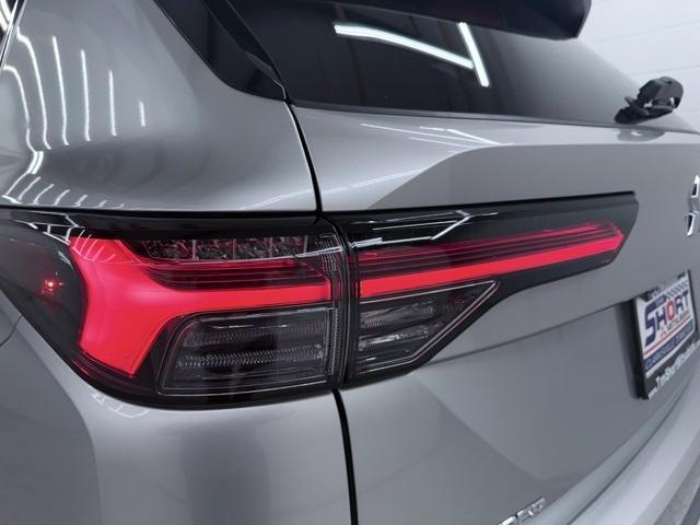 new 2025 Mitsubishi Outlander car, priced at $37,887
