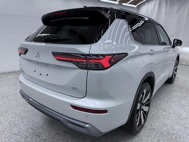 new 2025 Mitsubishi Outlander car, priced at $42,798