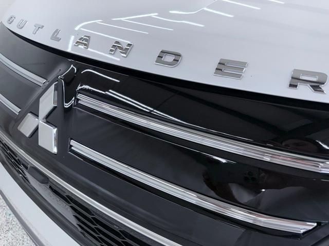 new 2025 Mitsubishi Outlander car, priced at $42,798