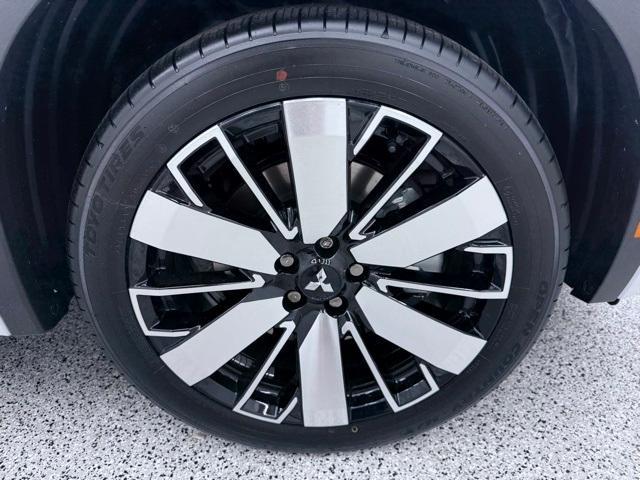 new 2025 Mitsubishi Outlander car, priced at $42,798