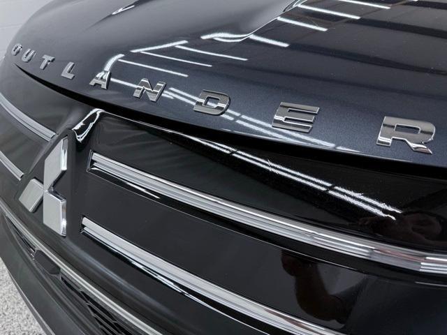 new 2025 Mitsubishi Outlander car, priced at $39,278