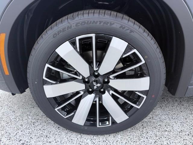 new 2025 Mitsubishi Outlander car, priced at $39,278