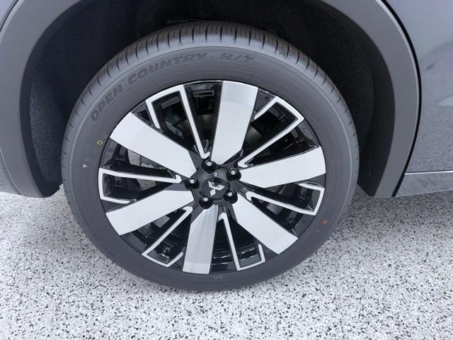 new 2025 Mitsubishi Outlander car, priced at $39,278