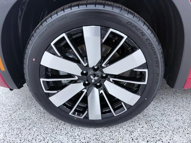 new 2025 Mitsubishi Outlander car, priced at $36,284