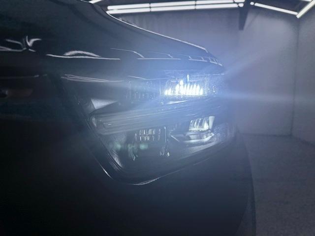 used 2022 Volvo XC40 car, priced at $20,700