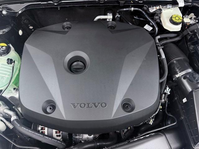 used 2022 Volvo XC40 car, priced at $20,700