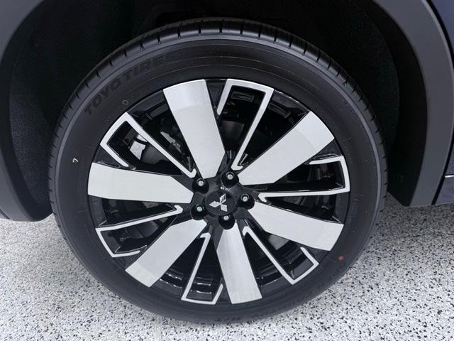 new 2025 Mitsubishi Outlander car, priced at $36,815