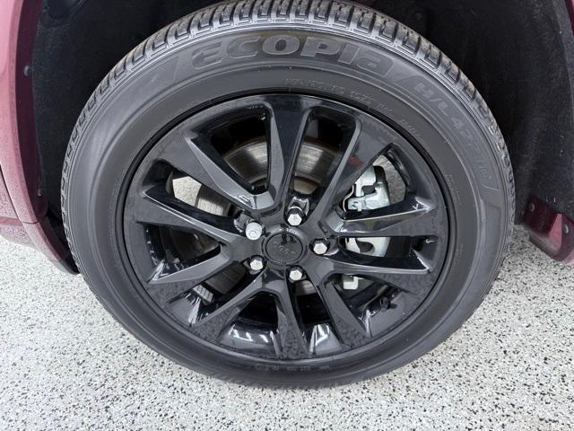 used 2022 Jeep Grand Cherokee WK car, priced at $28,104