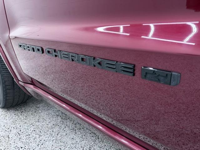 used 2022 Jeep Grand Cherokee WK car, priced at $28,104