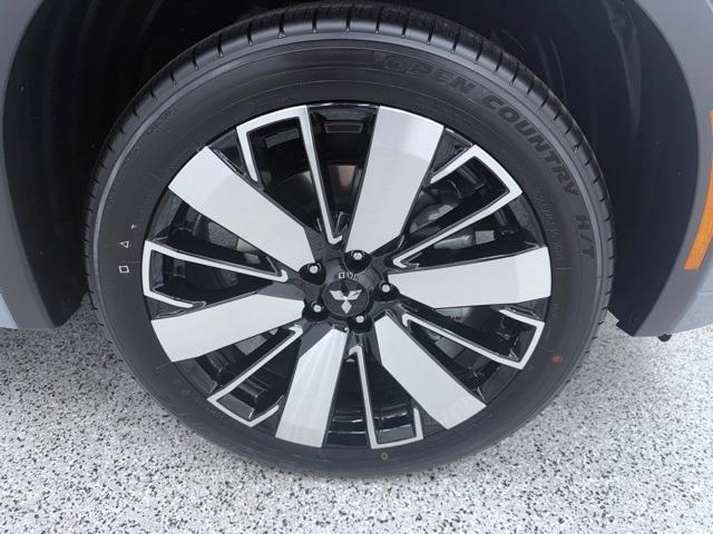 new 2025 Mitsubishi Outlander car, priced at $41,130