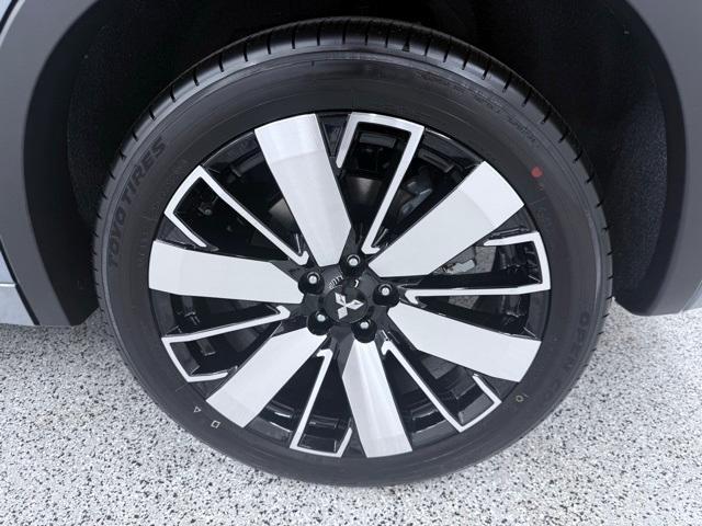new 2025 Mitsubishi Outlander car, priced at $41,130