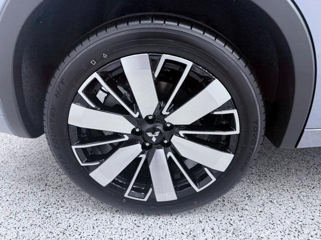 new 2025 Mitsubishi Outlander car, priced at $41,130